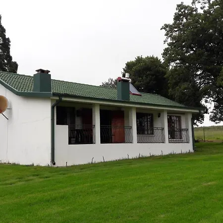 Hoyohoyo Machadostud Lodge Helvetia Noord Exterior photo
