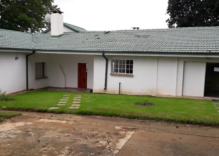 Hoyohoyo Machadostud Lodge